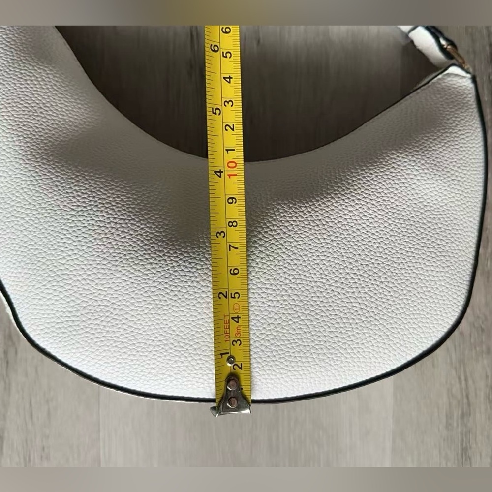 🫘 Bean-Shaped Handbag with A Mini-Bag, White Color - Picture 8 of 12